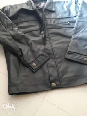 Italian export leather jacket brand new size 37