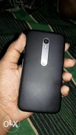 Moto g3 with original charger excilent