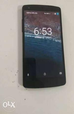 Nexus 5 lg with charger box in very good condition