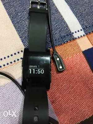 This is the smart watch from Pebble Black color