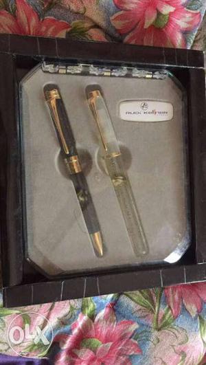 Black And Gold Twist Pen In Box