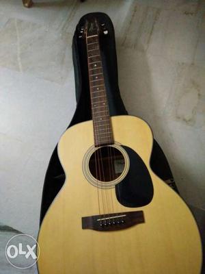 Takamine G220-NS Acoustic Guitar in excellent