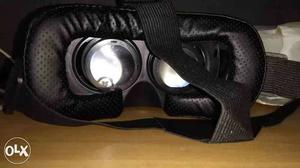 Black Virtual Reality Headset