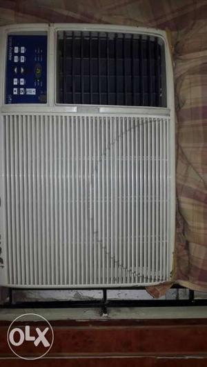 Carrier Window AC 1.2 Ton excellent working for