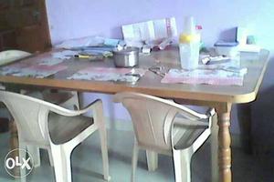 Dining table good for 6 people no damages with