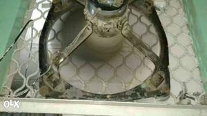 Exhaust fan urgent sell 18 inchi k h do no