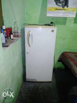 Fridge in good condition and cooling suprub...