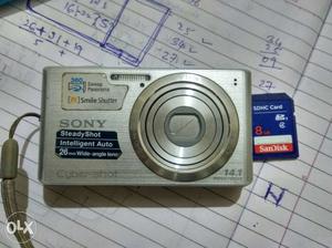 SoNy Camera 14 megapixel Good Condition with 8 GB