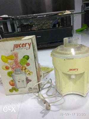 Softel juicer... in running condition...work nucely...