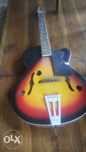 Sunburst Les Paul Guitar