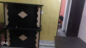 2 office tables for sale at very good price