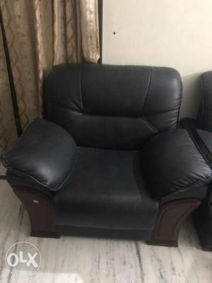 3+1+1 Black leather sofa in very good condition
