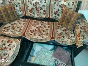 3+2 sofa For Sale Urgently