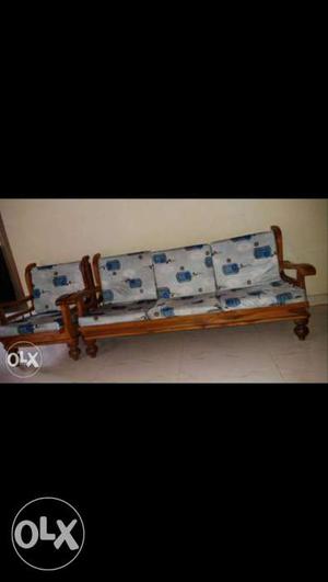 3+2 wooden sofa set in very good condition...