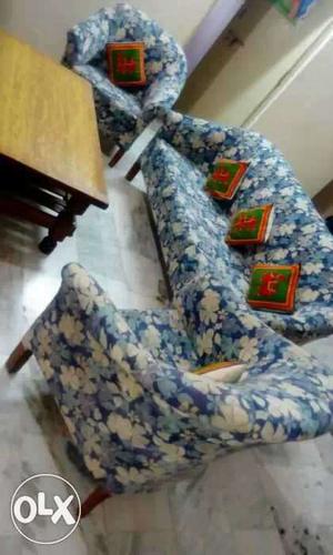 5 seater sofa set made of sagwaan wood with center table in