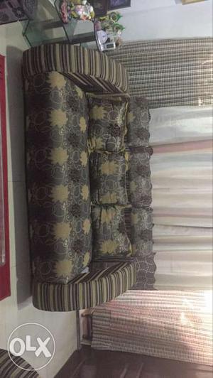 7 seater sofa set with cushions