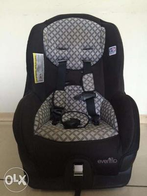 Car seat (1 year old) in black grey colour
