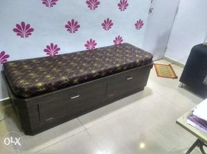 -Compact diwan 6ft x 2ft -selling with SLEEPWELL