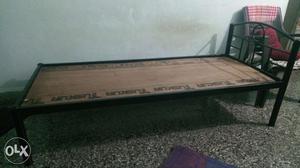 Iorn bed with plywood