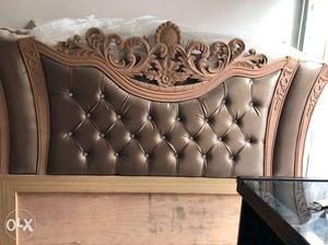 Leather Bed with sagwan wood. Without box l237l