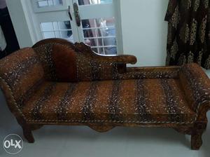 Maharaja type Sofa set 3+1+1 with Divaan (1 month used)