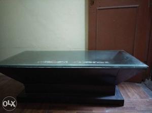 One Month old stylish Table for sale in shaheen bagh /