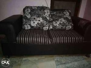 Two seater sofa set in good condition