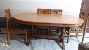 6 seater dinning table with 6 chairs in excellent