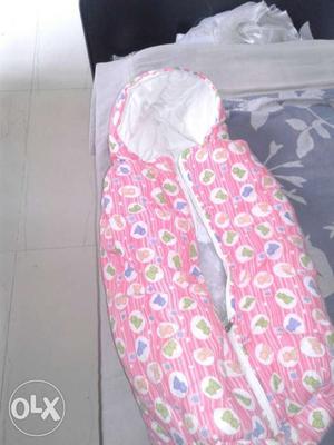 Baby's Pink And White Printed Swaddle..in gud condition
