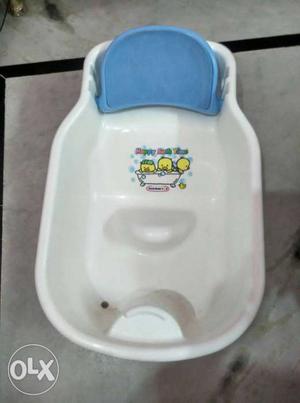 Bath tub for babies in new condition hardly used