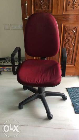 Computer table chair in good condition