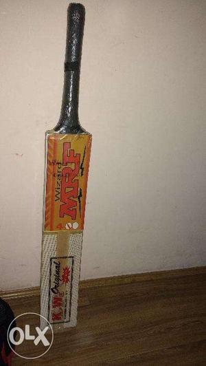 Cricket Bat (Kashmir Willow)