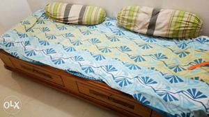 Dewan with storage.selling with mattress and