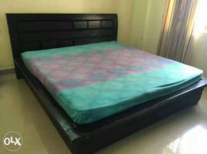 Double bed without mattresses with drawer