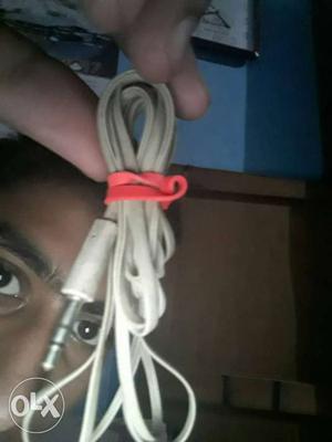 Only 15 rupees last price one side use only good earphones