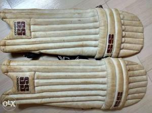 SS batting pad good condition 6 month use large