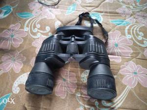 Traveller's foldable binocular