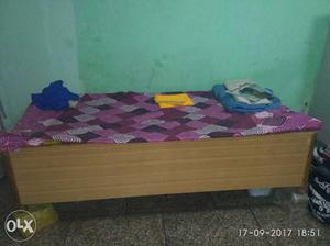 Verry good condition singal bed 3×6 in low price