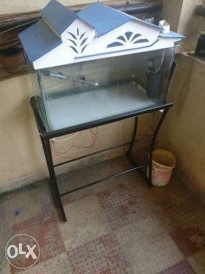 Aquarium with all accessories which includes