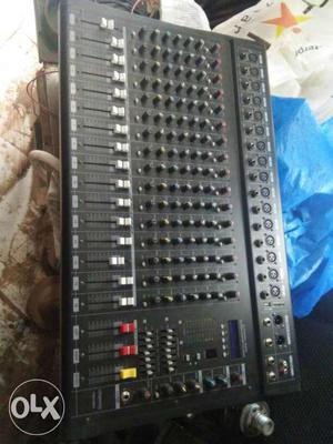 16 chanel live mixer with graphiq equalizer