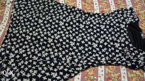 Black And White Floral Cap-sleeve Dress