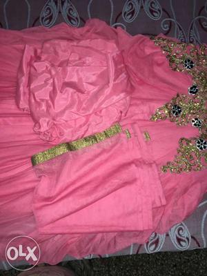 Fresh piece awsme dress in low price with bottom