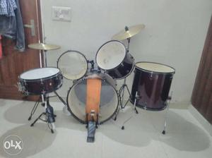 Kaps Drum Set in brand new condition. red-black