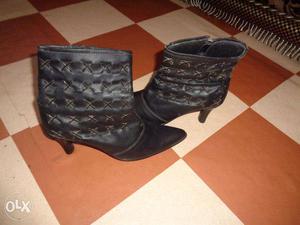 Ladies-black boots