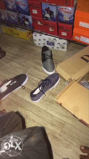 Of Gray Low Tops stok for sale