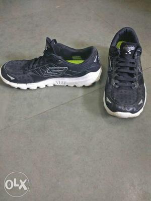 Sketchers Go Run 3, Black-and-white sneakers