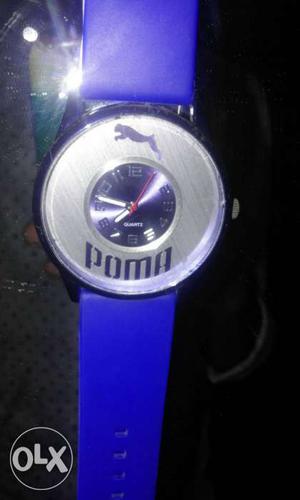 Stylish pumA watch