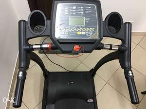 Treadmill with advanced features-multiprograms