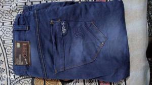 Unused blue jeans.. size 34