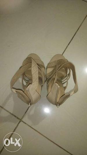 Want to sell party wear sandal..